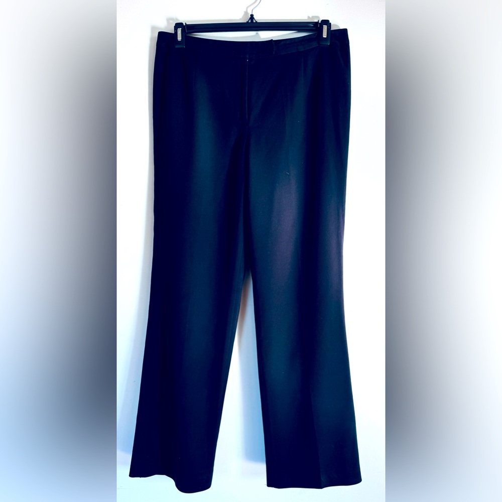 Peter Nygard Black Trousers with Straight Leg Design